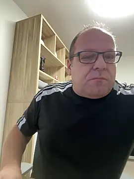 coupleLatinaLovers online show from October 27, 2025, 5:41 am