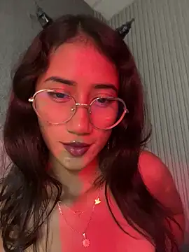 KaitlynLoveCam online show from May 7, 2026, 10:35 pm