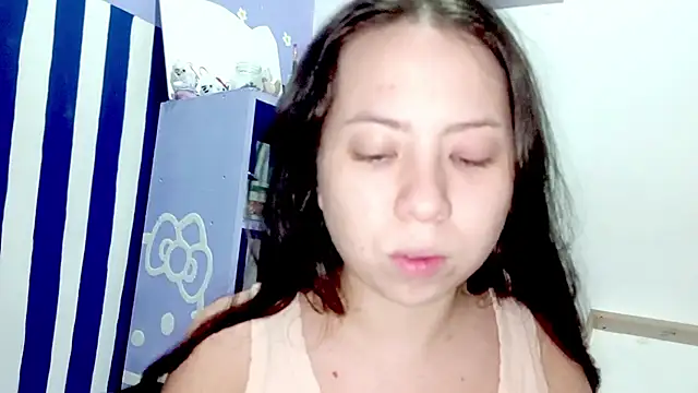 PetiteIvoryQueen19 online show from May 18, 2026, 4:07 am