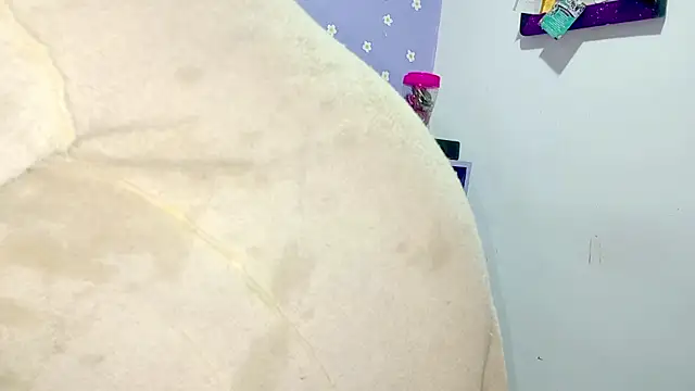 PetiteIvoryQueen19 online show from July 19, 2026, 5:05 am