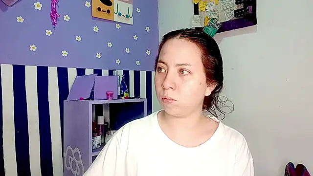 PetiteIvoryQueen19 online show from June 3, 2026, 5:30 am