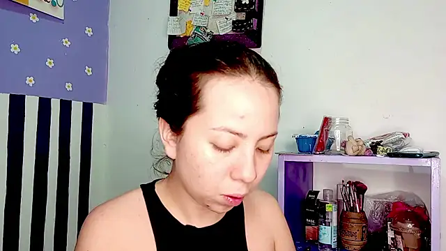 PetiteIvoryQueen19 online show from May 22, 2026, 5:16 am