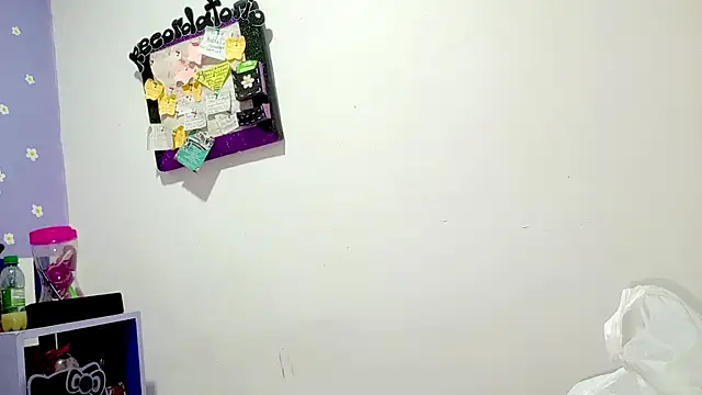 PetiteIvoryQueen19 online show from July 16, 2026, 3:58 am