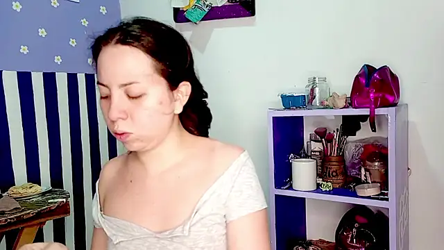 PetiteIvoryQueen19 online show from May 23, 2026, 5:39 am