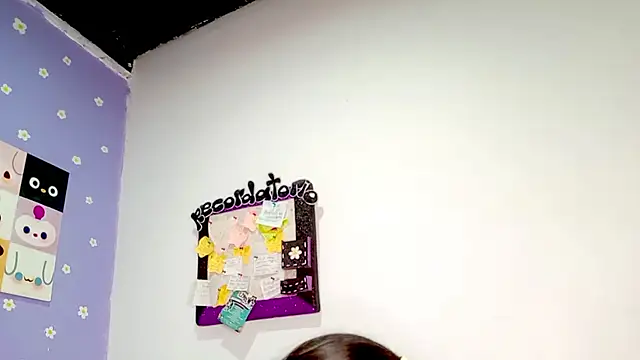 PetiteIvoryQueen19 online show from May 24, 2026, 3:50 am
