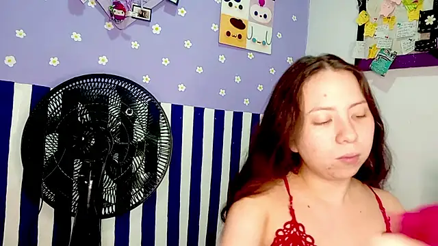 PetiteIvoryQueen19 online show from May 26, 2026, 5:16 am