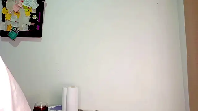 PetiteIvoryQueen19 online show from June 18, 2026, 6:01 am