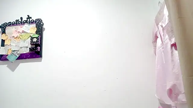 PetiteIvoryQueen19 online show from July 12, 2026, 6:14 am
