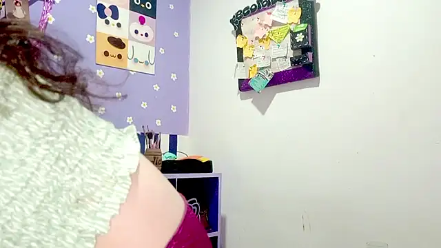 PetiteIvoryQueen19 online show from July 14, 2026, 5:23 am