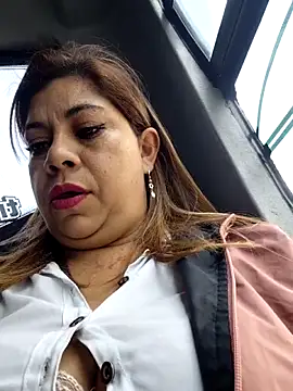 Laura-Hernandez online show from May 8, 2026, 3:05 pm