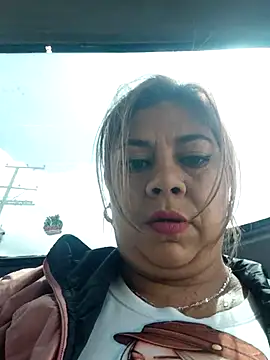 Laura-Hernandez online show from July 3, 2026, 3:07 pm