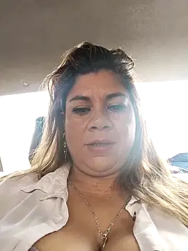 Laura-Hernandez online show from September 28, 2025, 3:08 pm