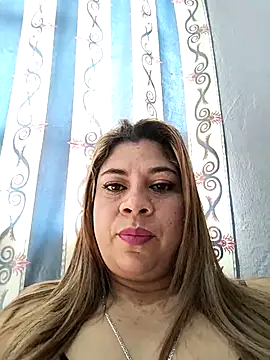 Laura-Hernandez online show from September 11, 2025, 3:01 pm