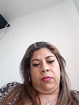 Laura-Hernandez online show from July 17, 2026, 9:01 pm