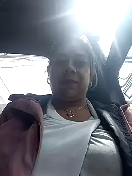 Laura-Hernandez online show from July 27, 2026, 3:41 pm