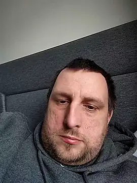 HE-M123 online show from April 5, 2026, 6:25 pm