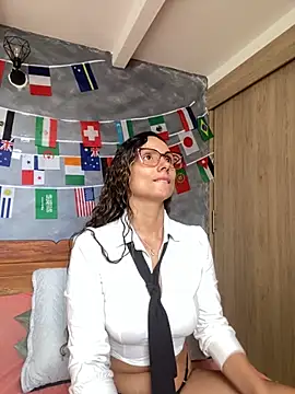 MafeeRoss online show from June 14, 2026, 7:04 pm