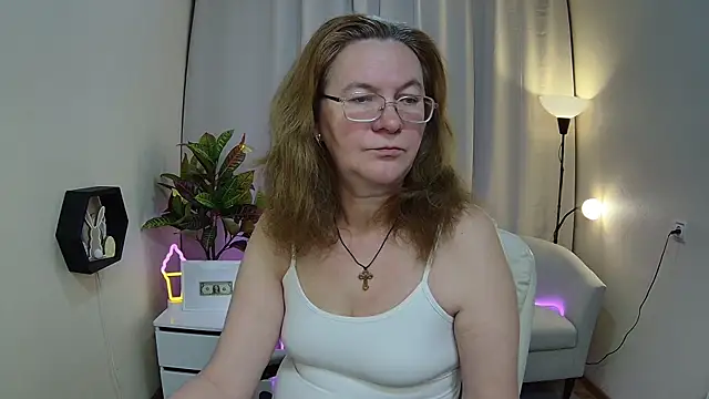 HolyMilfa online show from May 7, 2026, 6:39 am