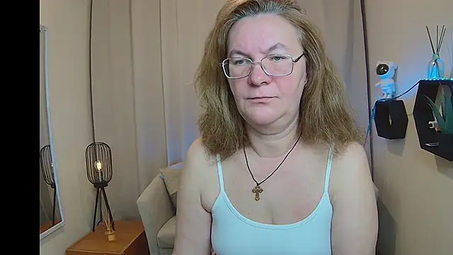 HolyMilfa online show from May 5, 2026, 6:49 am