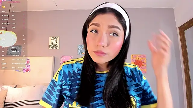 Snapshot of Maia_W10 chatting on July 7, 2026, 12:20 pm Maia W10 online show from July 7, 2026, 12:20 pm