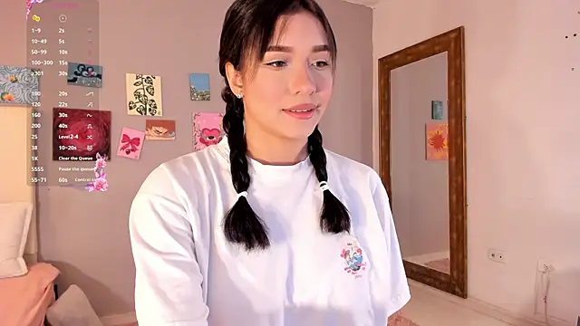 Snapshot of Maia_W10 chatting on August 1, 2026, 12:36 pm Maia W10 online show from August 1, 2026, 12:36 pm