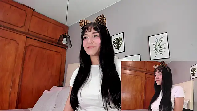 Maia W10 online show from October 21, 2025, 12:37 pm