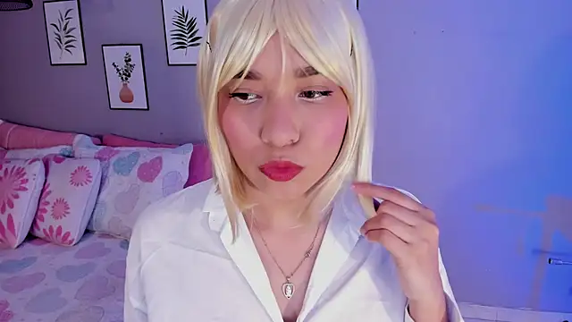 Maia W10 online show from October 10, 2025, 12:39 pm