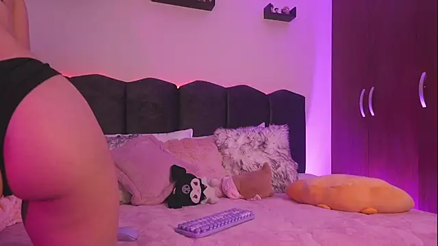 Snapshot of Lilou_albrecht chatting on February 24, 2026, 11:55 am Lilou albrecht online show from February 24, 2026, 11:55 am