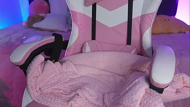 Snapshot of Lilou_albrecht chatting on March 9, 2026, 1:58 pm Lilou albrecht online show from March 9, 2026, 1:58 pm