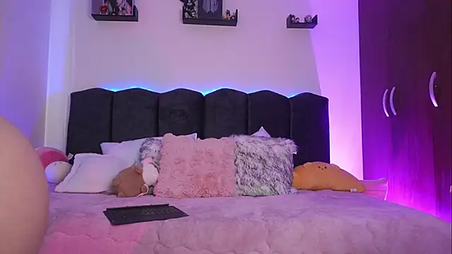 Snapshot of Lilou_albrecht chatting on March 5, 2026, 1:08 pm Lilou albrecht online show from March 5, 2026, 1:08 pm