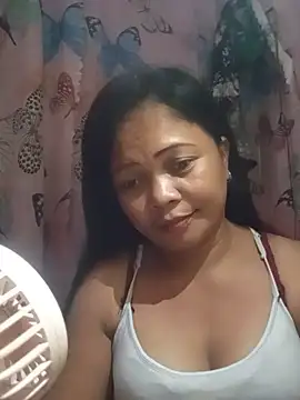 880HOT online show from July 18, 2026, 6:44 am
