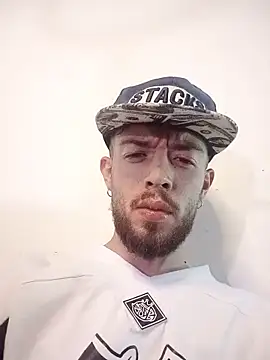 Aaronkiller online show from June 11, 2026, 4:09 am