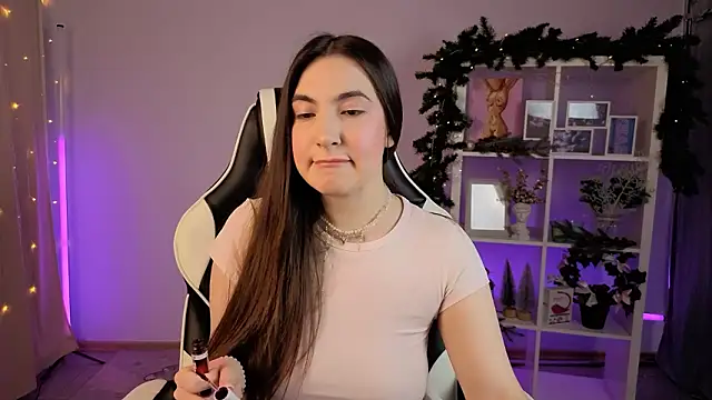 MelissaLovvv online show from February 2, 2026, 4:55 am