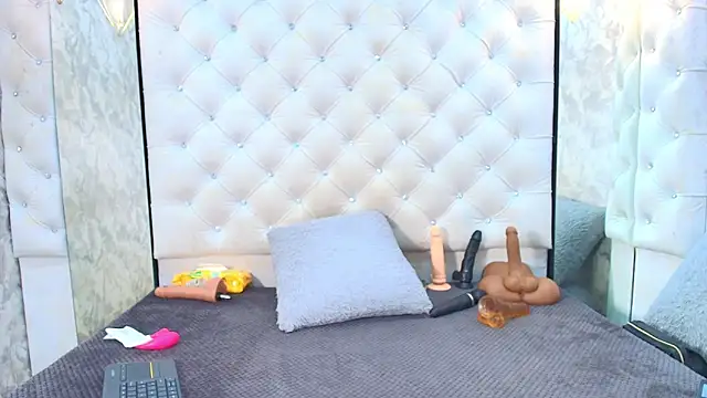 VALENTINA3x online show from March 11, 2026, 3:33 am