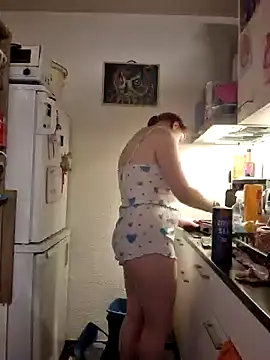 rose bunny online show from January 17, 2025, 12:42 pm