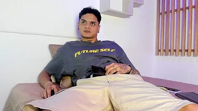 Myk3xx online show from December 23, 2024, 11:57 am