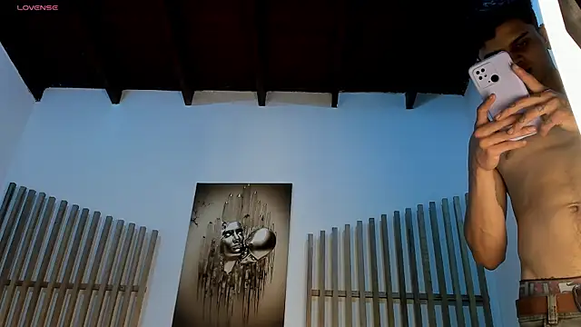 Myk3xx online show from December 10, 2024, 7:43 pm