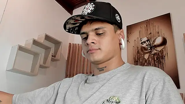 Myk3xx online show from December 12, 2024, 1:43 am