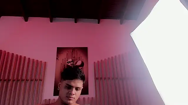 Myk3xx online show from December 17, 2024, 6:20 pm