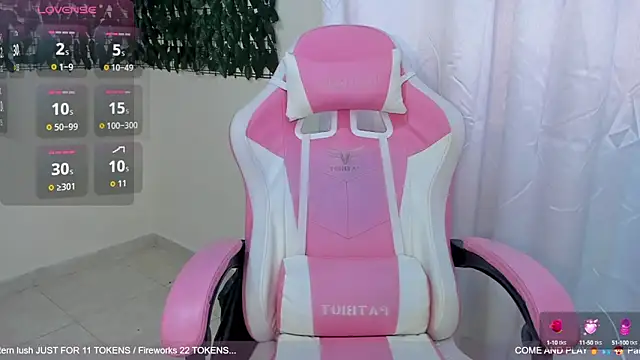 sweetieandjuicyy online show from September 17, 2025, 9:06 pm