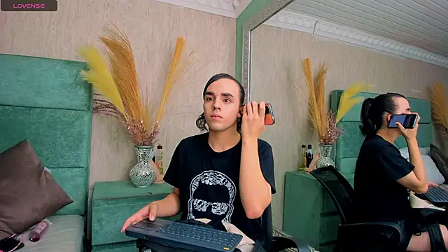 JustinePerry online show from October 12, 2025, 8:43 pm