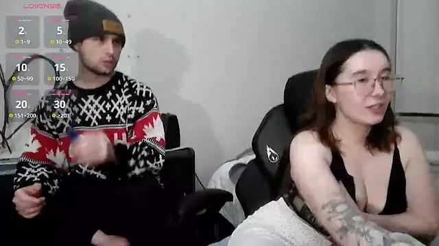 Snapshot of Kinkycouple1789 chatting on December 27, 2024, 9:17 am Kinkycouple1789 online show from December 27, 2024, 9:17 am