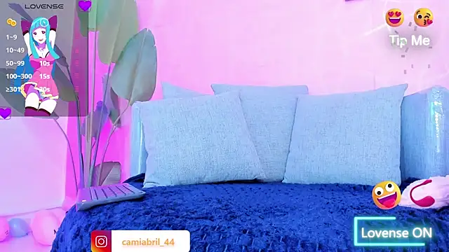 Trixiroy online show from December 23, 2025, 4:56 am