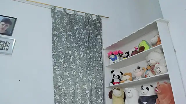 Snapshot of megan_100 chatting on February 7, 2026, 5:43 pm megan 100 online show from February 7, 2026, 5:43 pm