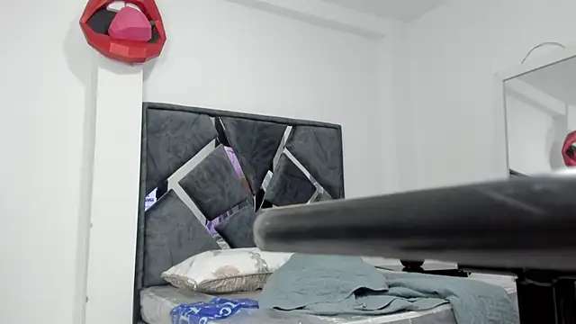 Dulce amg online show from March 17, 2026, 3:09 am