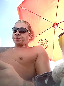 Snapshot of Lovely_milk chatting on October 16, 2025, 9:06 am Lovely milk online show from October 16, 2025, 9:06 am