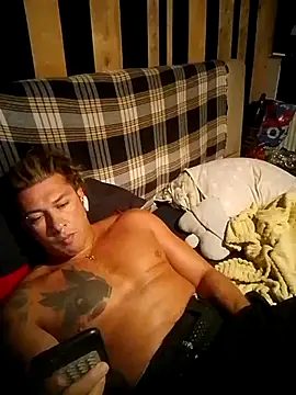 Snapshot of Lovely_milk chatting on October 28, 2025, 8:08 pm Lovely milk online show from October 28, 2025, 8:08 pm