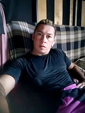 Snapshot of Lovely_milk chatting on November 10, 2025, 10:20 am Lovely milk online show from November 10, 2025, 10:20 am