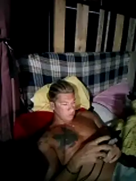 Snapshot of Lovely_milk chatting on October 31, 2025, 9:00 pm Lovely milk online show from October 31, 2025, 9:00 pm