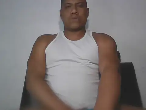 Snapshot of latinblack01 chatting on November 13, 2025, 4:49 am latinblack01 online show from November 13, 2025, 4:49 am